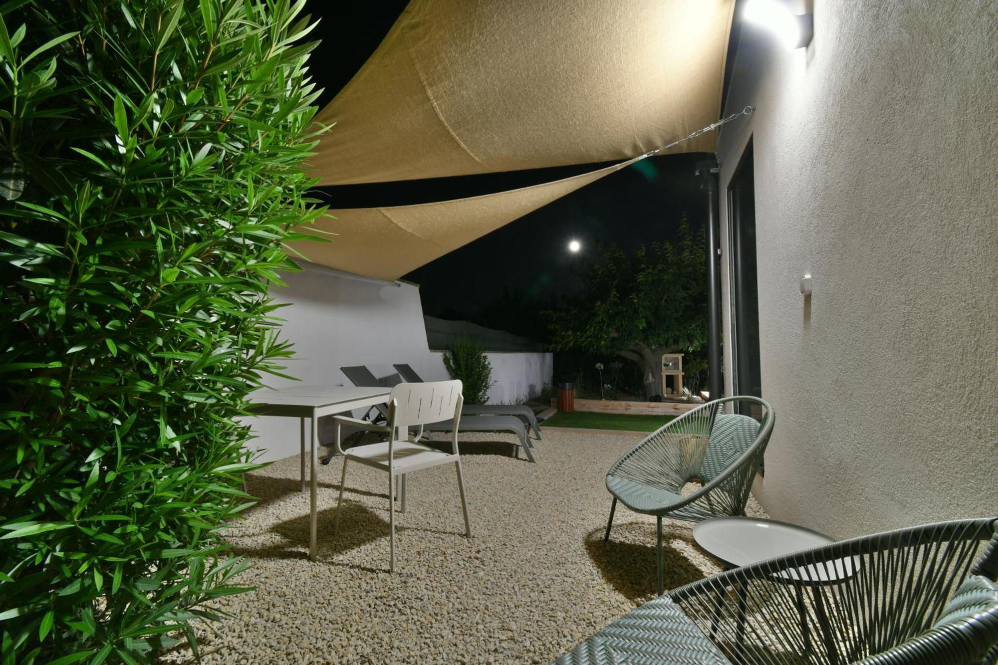 Une Nuit En Luberon Puyvert Buitenkant foto